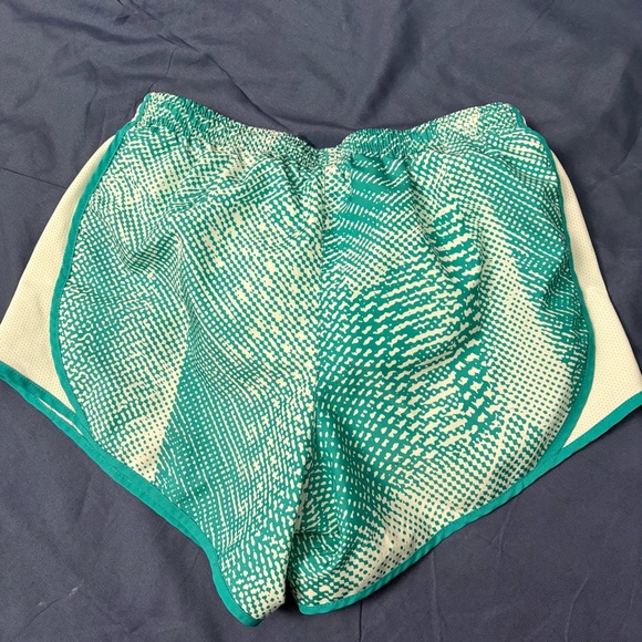 Nike Dri Fit Shorts kids Large - Picture 8 of 10